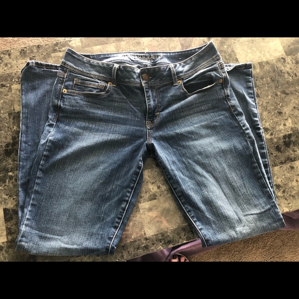 American Eagle 🦅 Kickboot Jeans